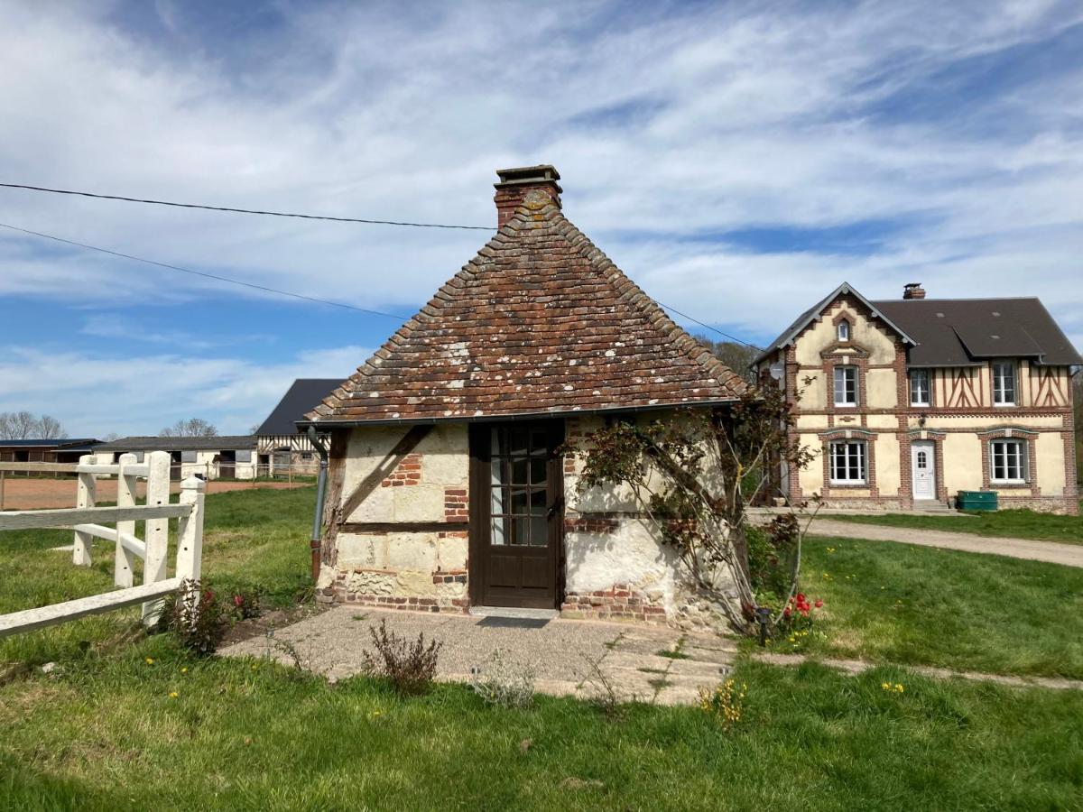 Tiny House Du Haras Cour Lozey Sainte-Marguerite-des-Loges Exterior foto