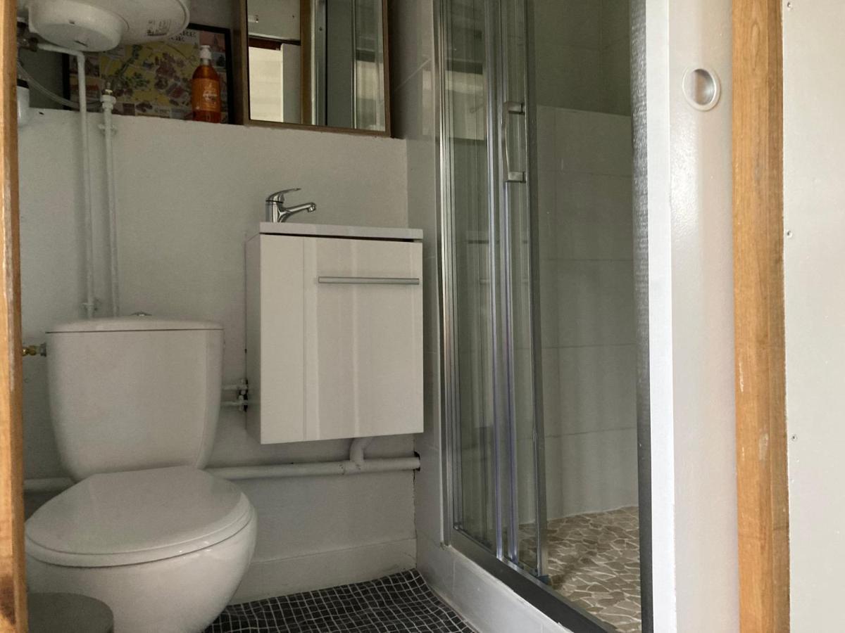 Tiny House Du Haras Cour Lozey Sainte-Marguerite-des-Loges Exterior foto